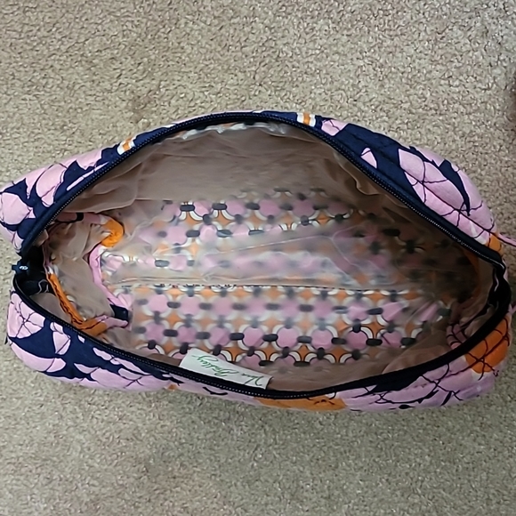 Vera bradley 3 piece travel accessories - Picture 4 of 7